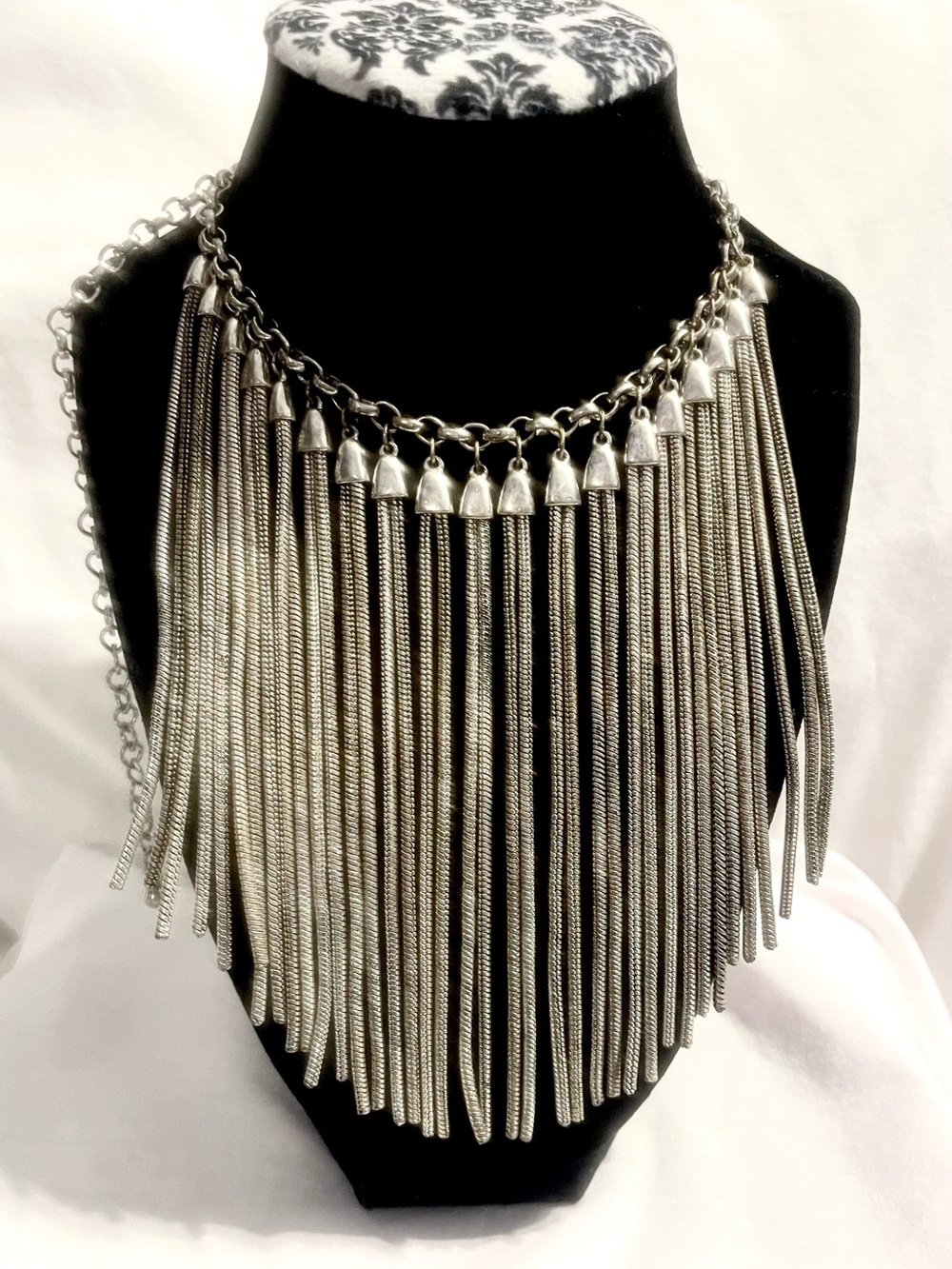Silver Fringe Feminine Statement Necklace - Women Jewelry